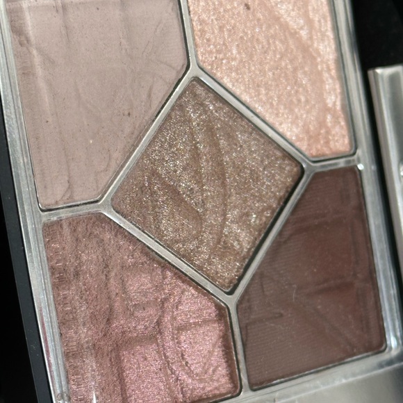 Dior Eyeshadow Palette - Silk Taupe (647) - Picture 4 of 4